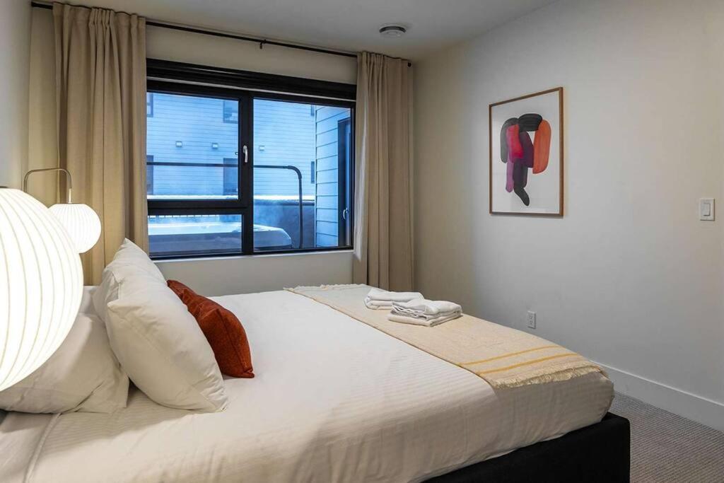 Tally Ho By Revelstoke Vacations Eksteriør billede