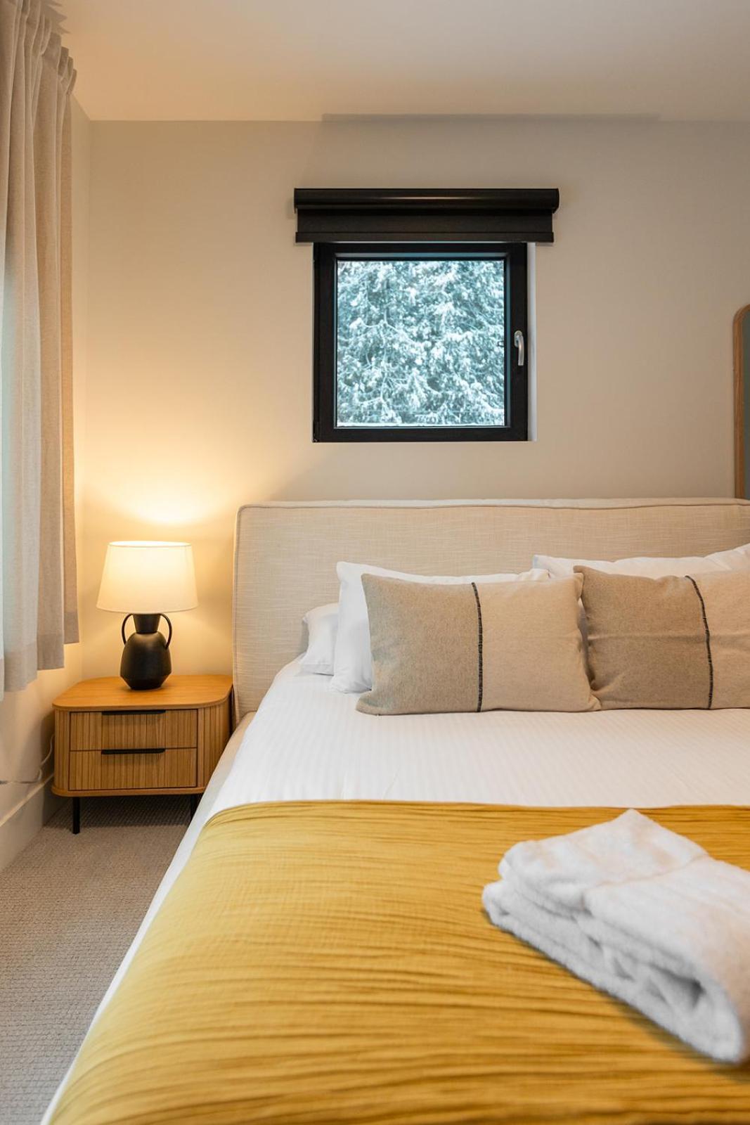Tally Ho By Revelstoke Vacations Eksteriør billede